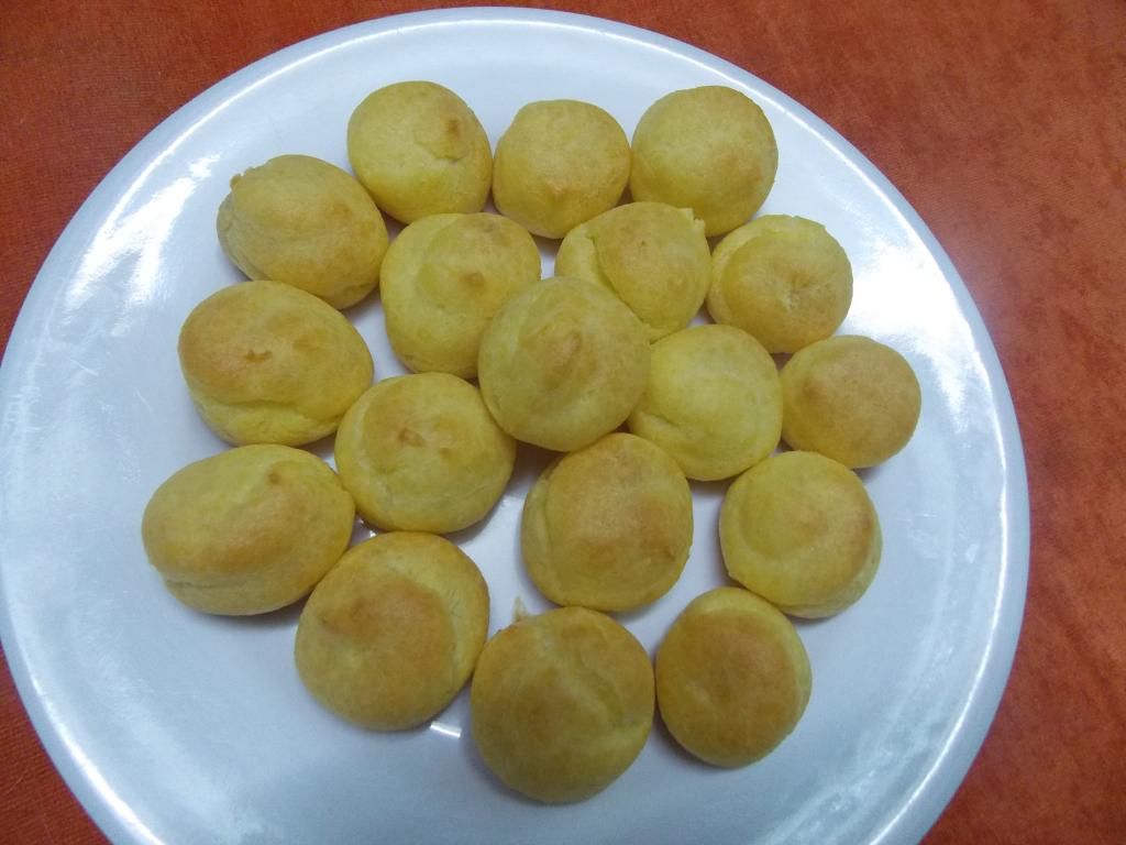 Bánh Su Kem Mini Mẹ Làm hộp 25 cái giá 50k giao hàng tận nhà. mại dzô mại dzô.! - 2